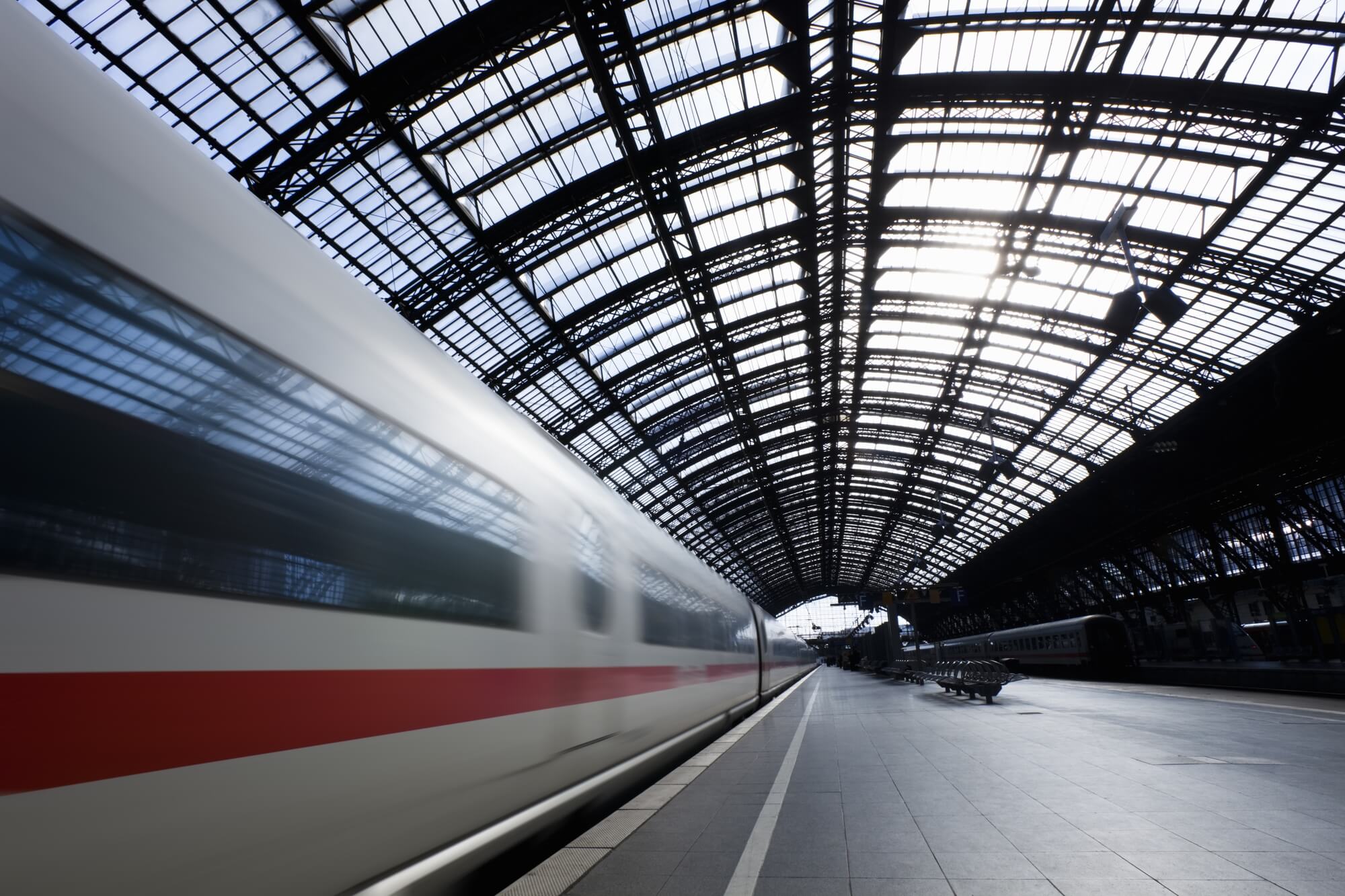 Title ICE_Bahnhof
